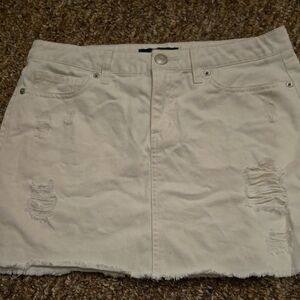 White Aeropostale skirt, like new